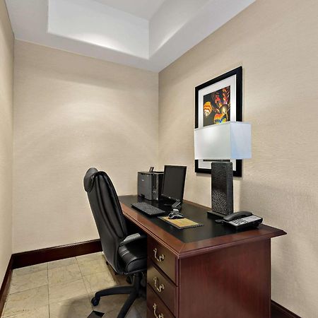 Comfort Inn & Suites Airport Convention Center Reno Buitenkant foto