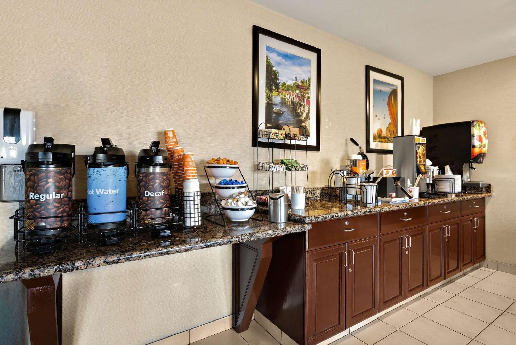 Comfort Inn & Suites Airport Convention Center Reno Buitenkant foto