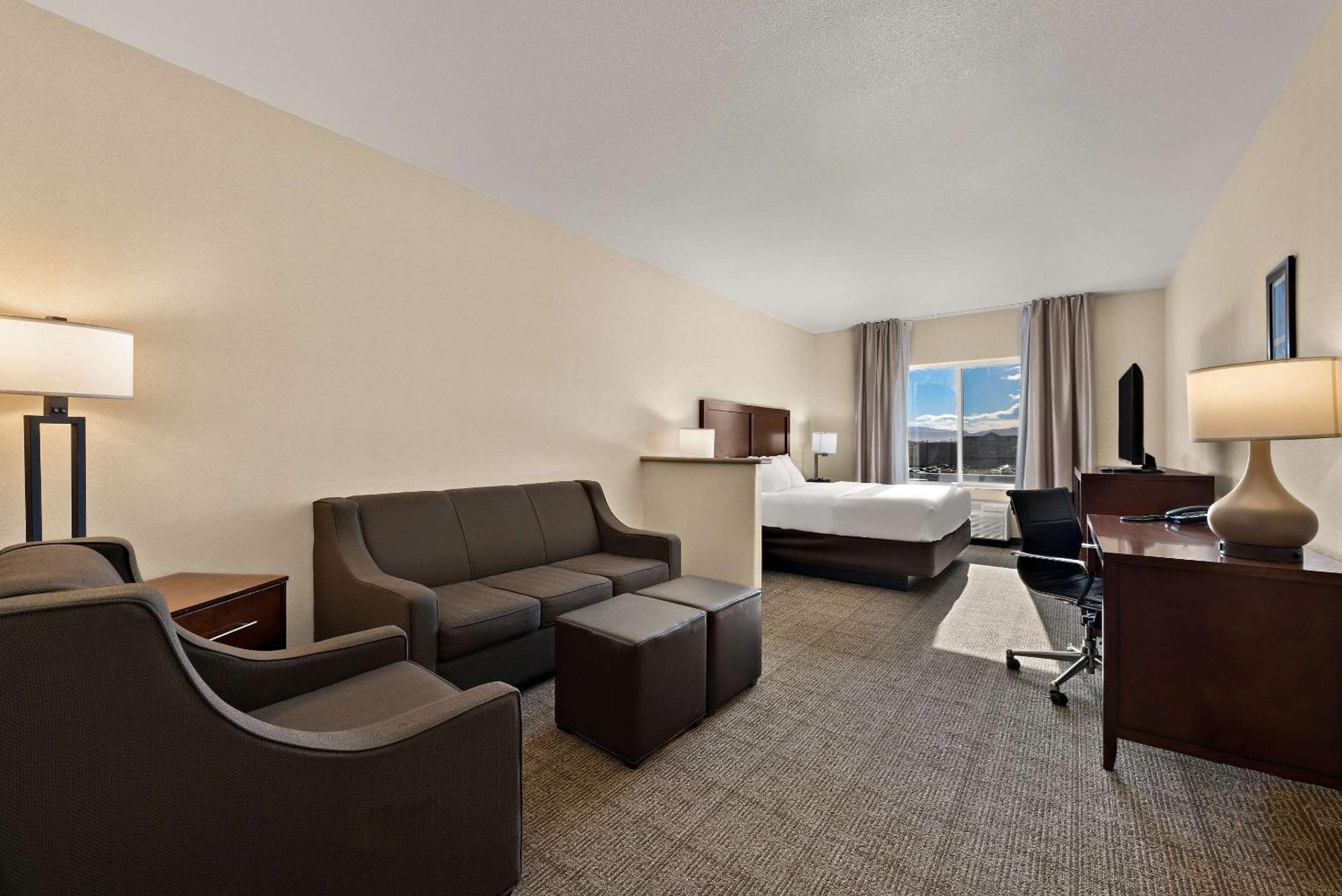 Comfort Inn & Suites Airport Convention Center Reno Buitenkant foto