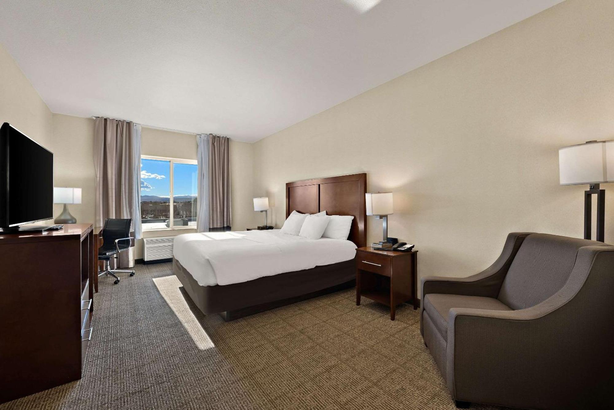 Comfort Inn & Suites Airport Convention Center Reno Buitenkant foto