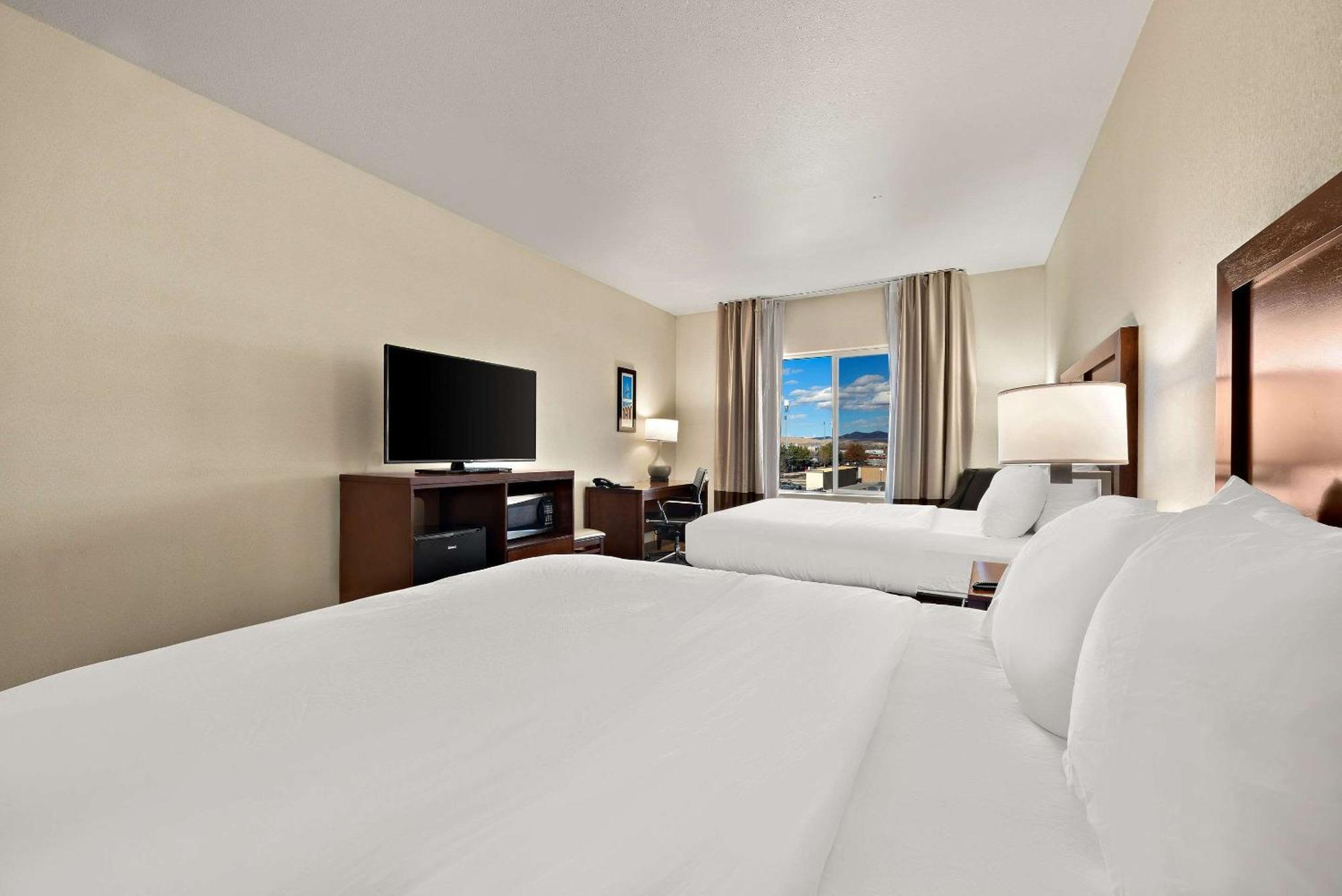 Comfort Inn & Suites Airport Convention Center Reno Buitenkant foto