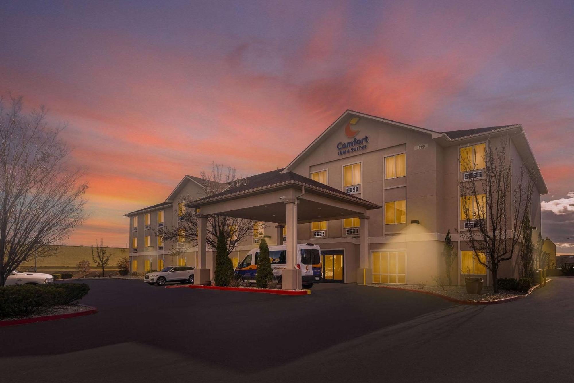 Comfort Inn & Suites Airport Convention Center Reno Buitenkant foto